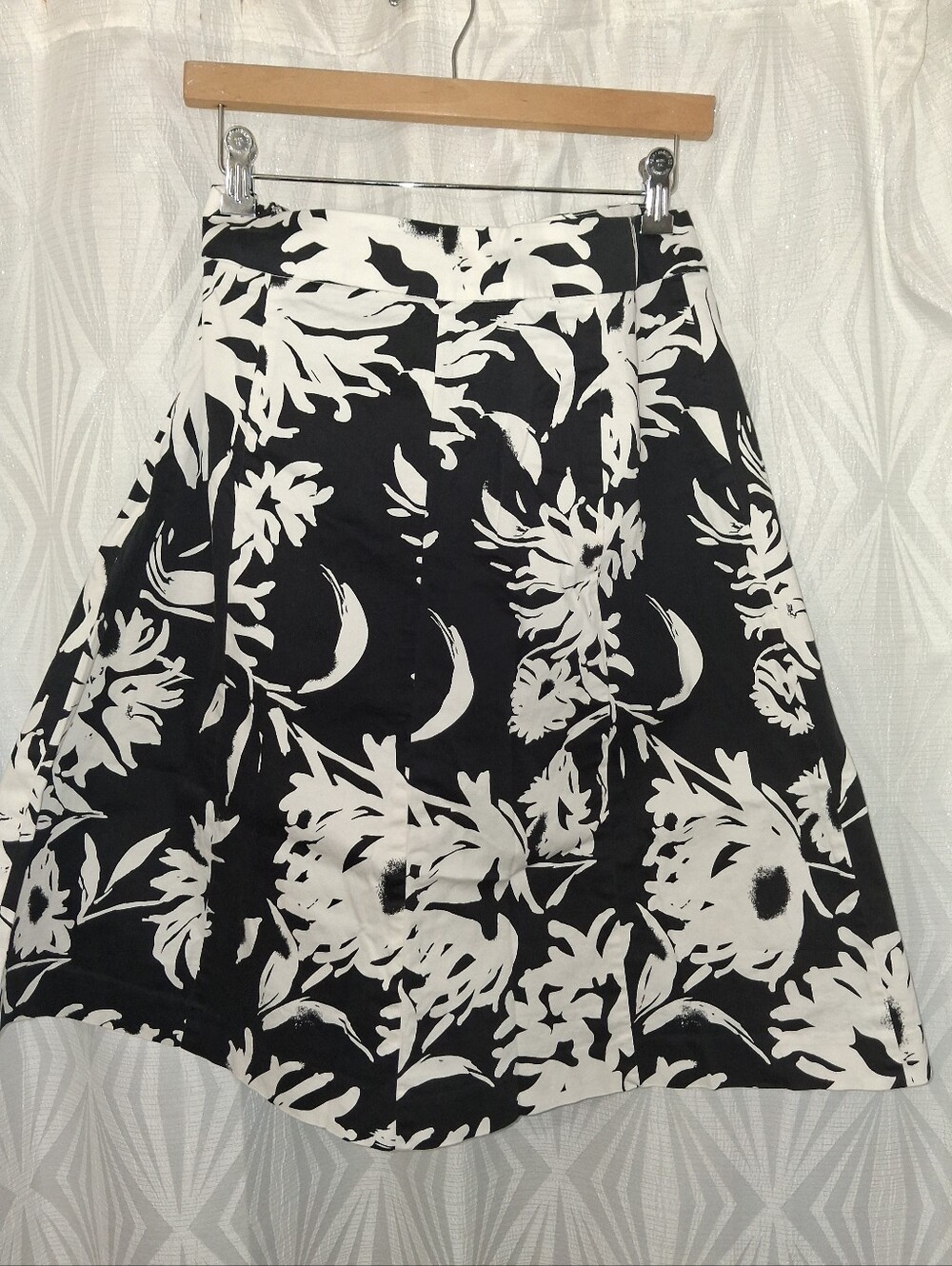 Lane Bryant Floral A line Skirt 98% Cotton  Size 22